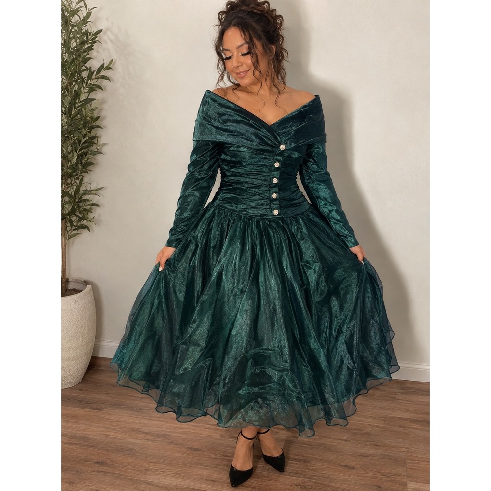 Vintage Watters & Watters Emerald Green Ruched Off Shoulder Evening Gown Size 10